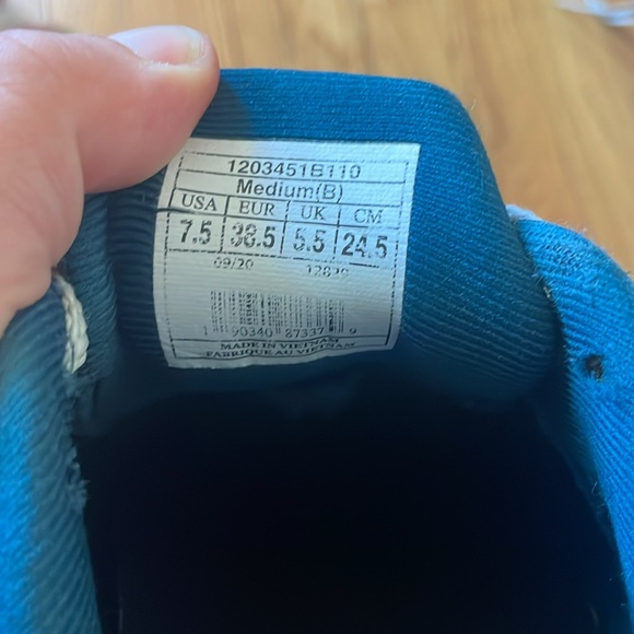 Brooks Launch 8 Women’s 7.5 Light Blue and Pink - Picture 4 of 4